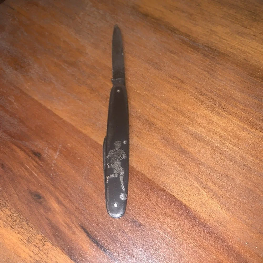 Vintage Hen & Rooster Logo 2 blade Folding Knife Engraved Soccer Player READ